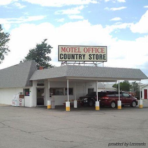 Country Manor Motel Watkins Exterior photo